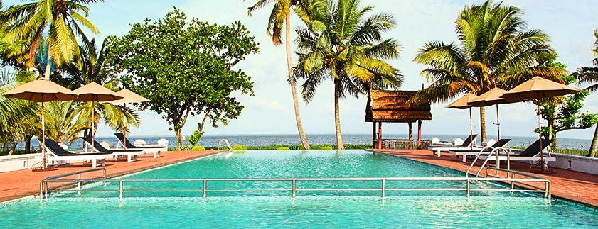 Kumarakom Whispering Palms Swimming